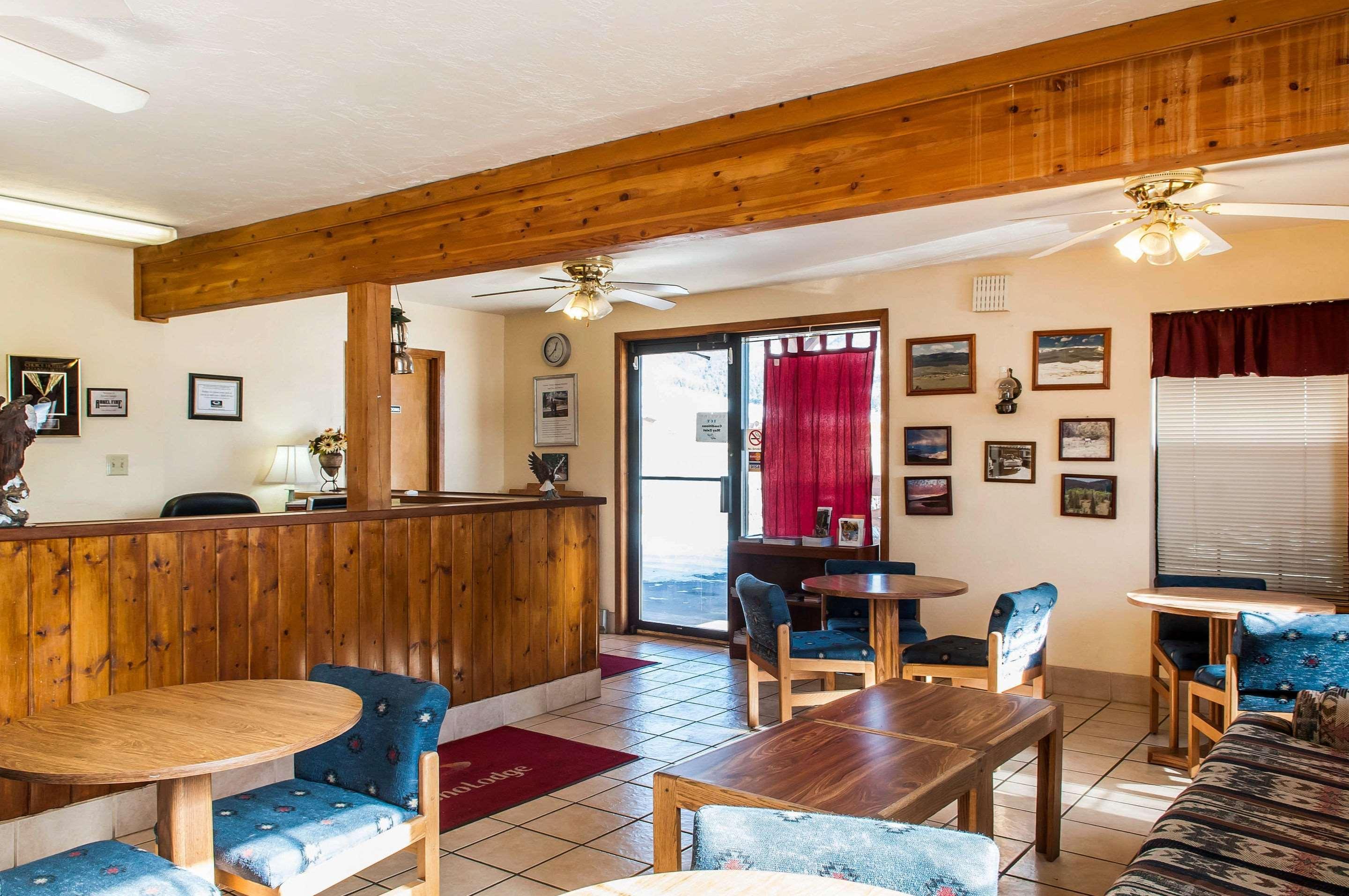 Econo Lodge Eagle Nest Luaran gambar