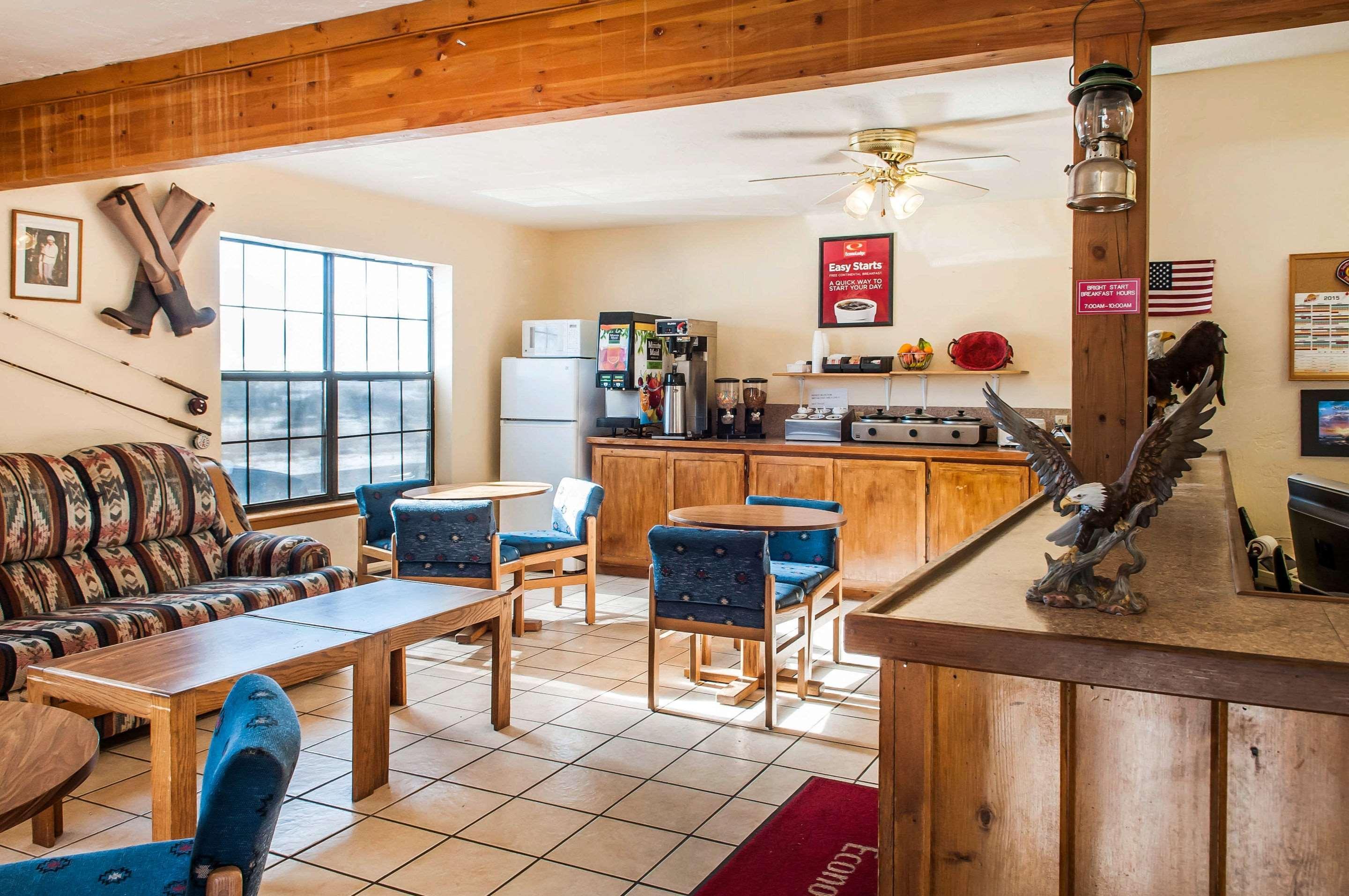 Econo Lodge Eagle Nest Luaran gambar