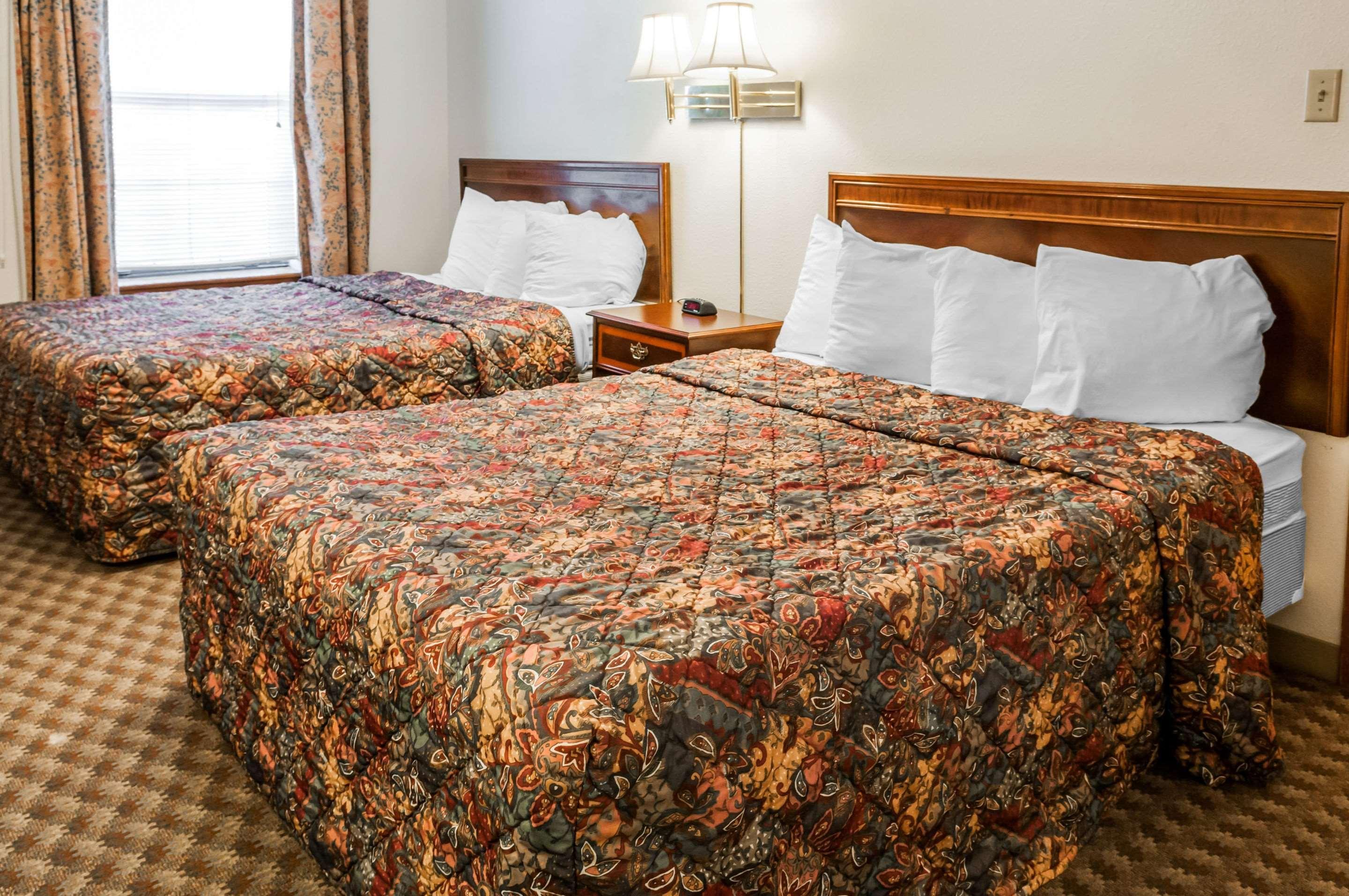 Econo Lodge Eagle Nest Luaran gambar
