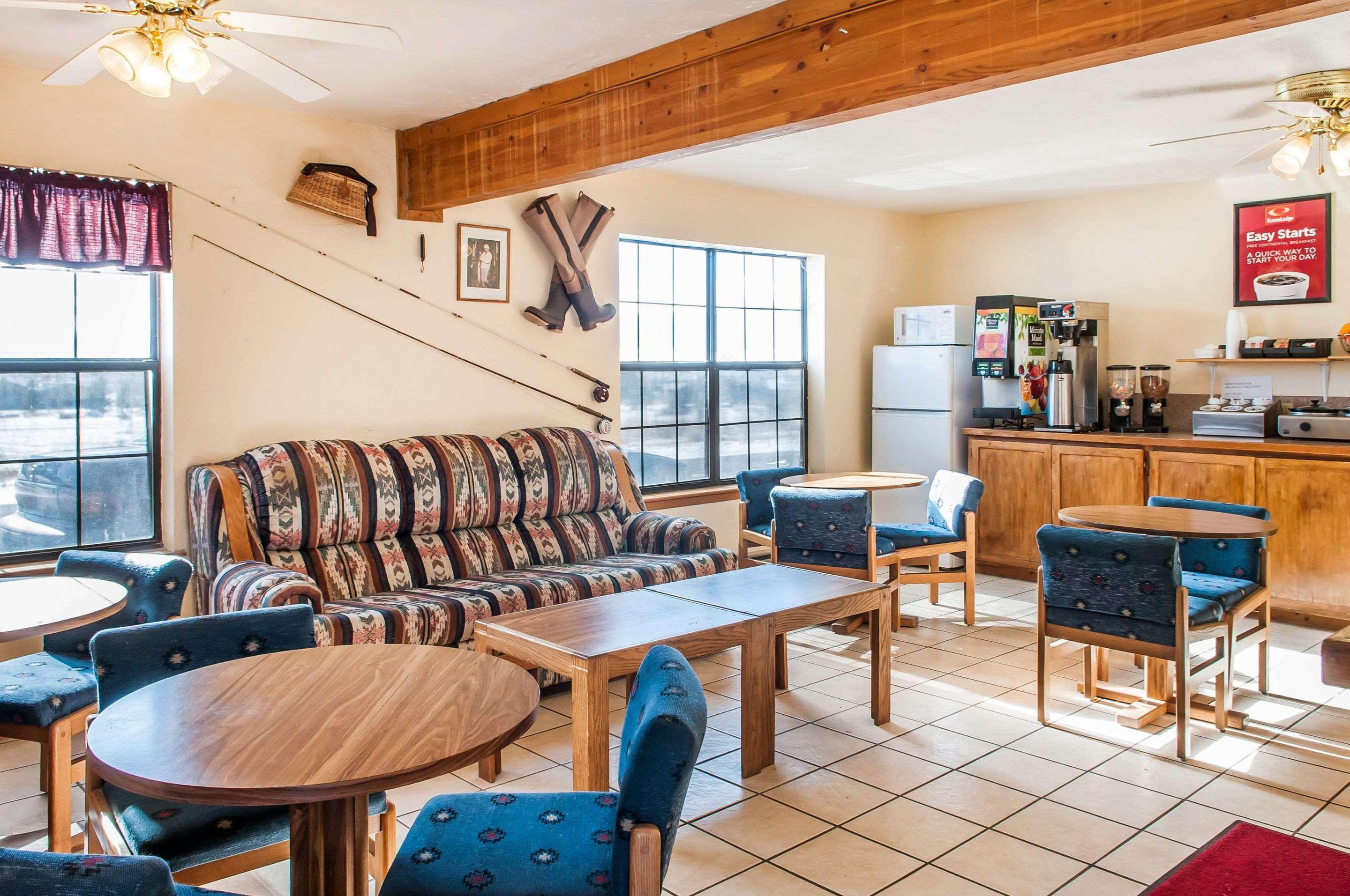 Econo Lodge Eagle Nest Luaran gambar