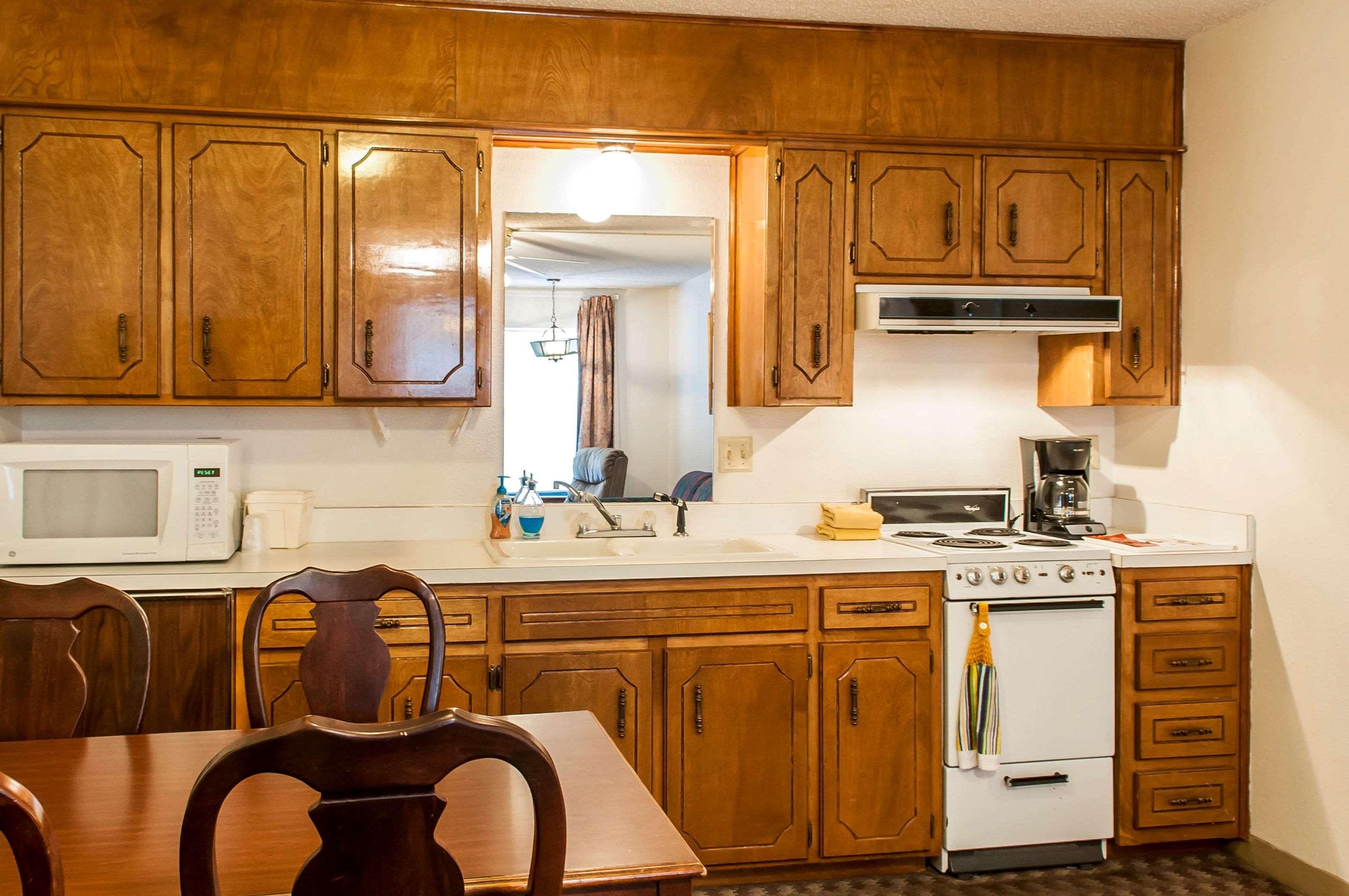 Econo Lodge Eagle Nest Luaran gambar