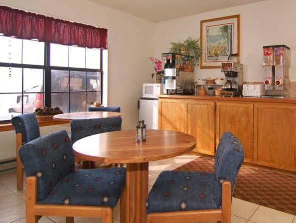 Econo Lodge Eagle Nest Luaran gambar